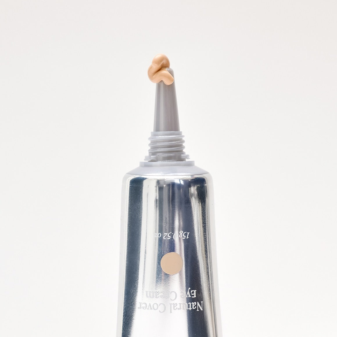 GLPHYO Natural Cover Eye Cream 15g, tube en gros plan sur fond clair, crème contour des yeux de la marque GLPHYO