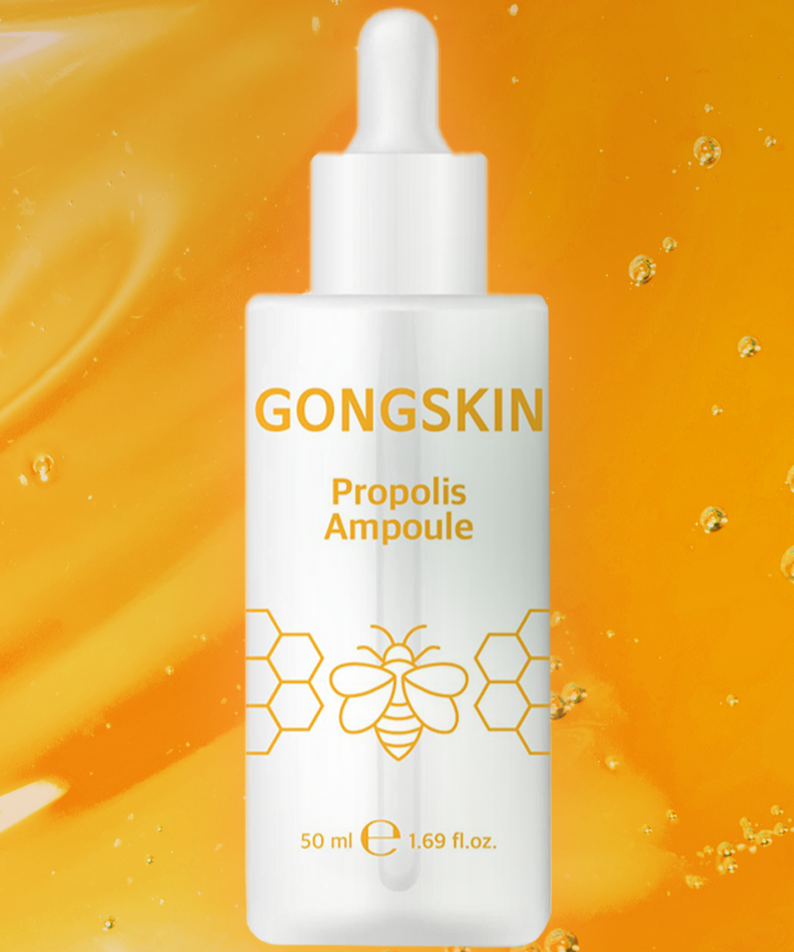 Le sérum GONGSKIN Propolis Ampoule 50ml sur fond de gel doré, idéal pour une peau radieuse et hydratée.