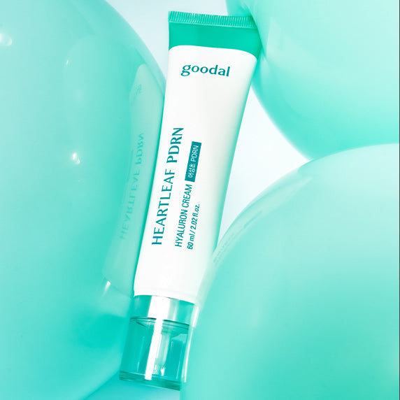 GOODAL Eoseongcho PDRN Hyaluronic Acid Brightening Cream 60ml de GOODAL sur fond turquoise, tube crème en gros plan.