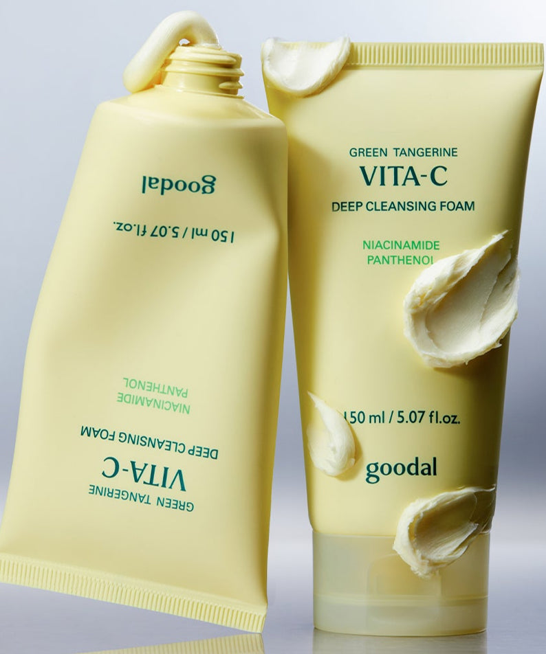 GOODAL Green Tangerine Vita C Deep Cleansing Foam 150ml, mousse nettoyante Goodal vert tangerine, flacon et tube sur fond clair