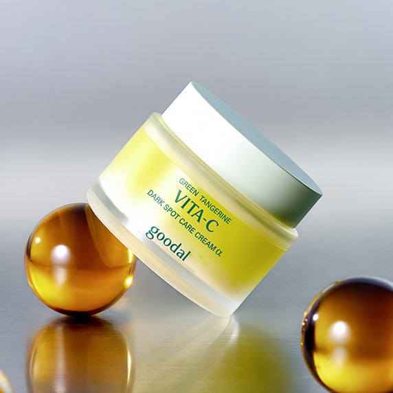 GOODAL Green Tangerine Vita C Spot Care Cream Alpha 75ml, crème anti-taches GOODAL sur fond clair, capsules or en contexte visuel.