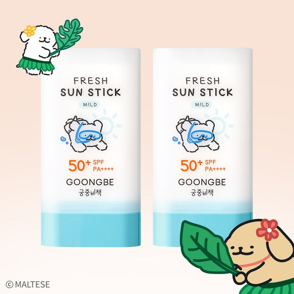 GOONGBE  Fresh Sun Stick Mild 23g [Gungjungbicheok x Maltese] sur fond pastel, boîte “FRESH SUN STICK” et mascotte Maltese