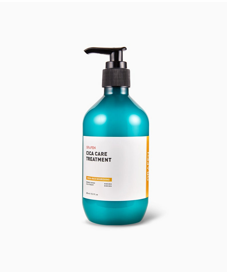 Décris l'image en français : GRAFEN  Cica Care Treatment 300ml, bouteille pompe turquoise sur fond clair, soins visage.