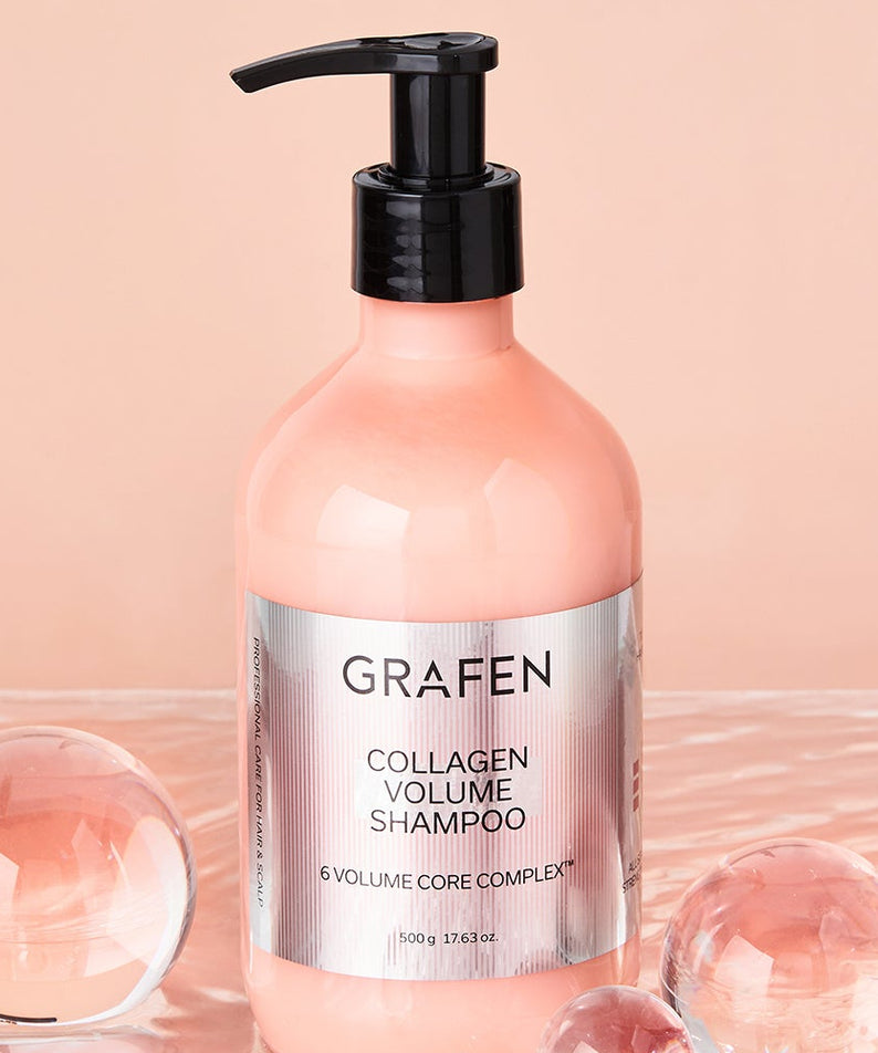 GRAFEN  Collagen Volume Shampoo 500ml, flacon pompe noir et rose sur fond pastel avec reflets, mise en scène beauté