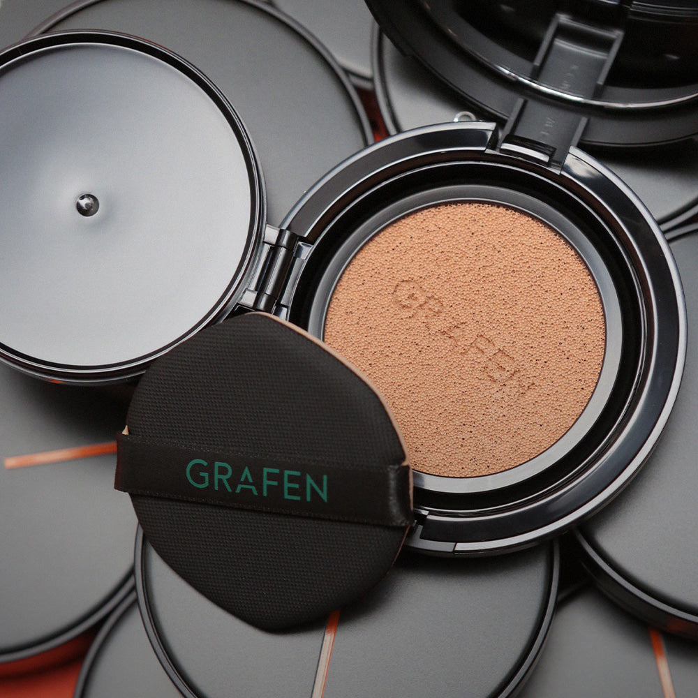 GRAFEN  Handsome Cover Cushion 14g, coussin et recharge maquillage dans un coffret noir, texture compacte visible