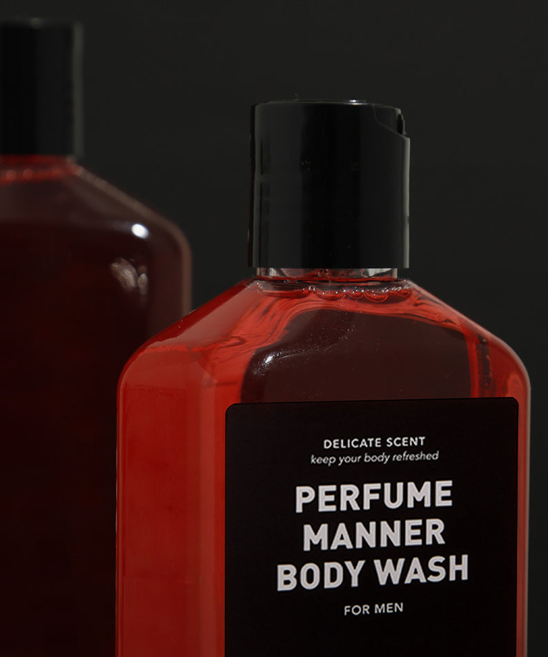 GRAFEN  Perfume Manner Body Wash 250ml, bouteille rouge sur fond noir, vue produit, marque en gros plan.