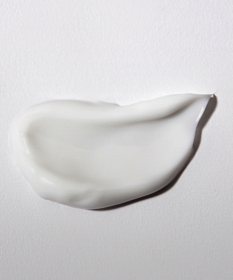 GRAFEN  Tattoo Perfume™ One Wood Hand Cream 50ml, crème pour les mains sur fond clair, texture blanche visible.