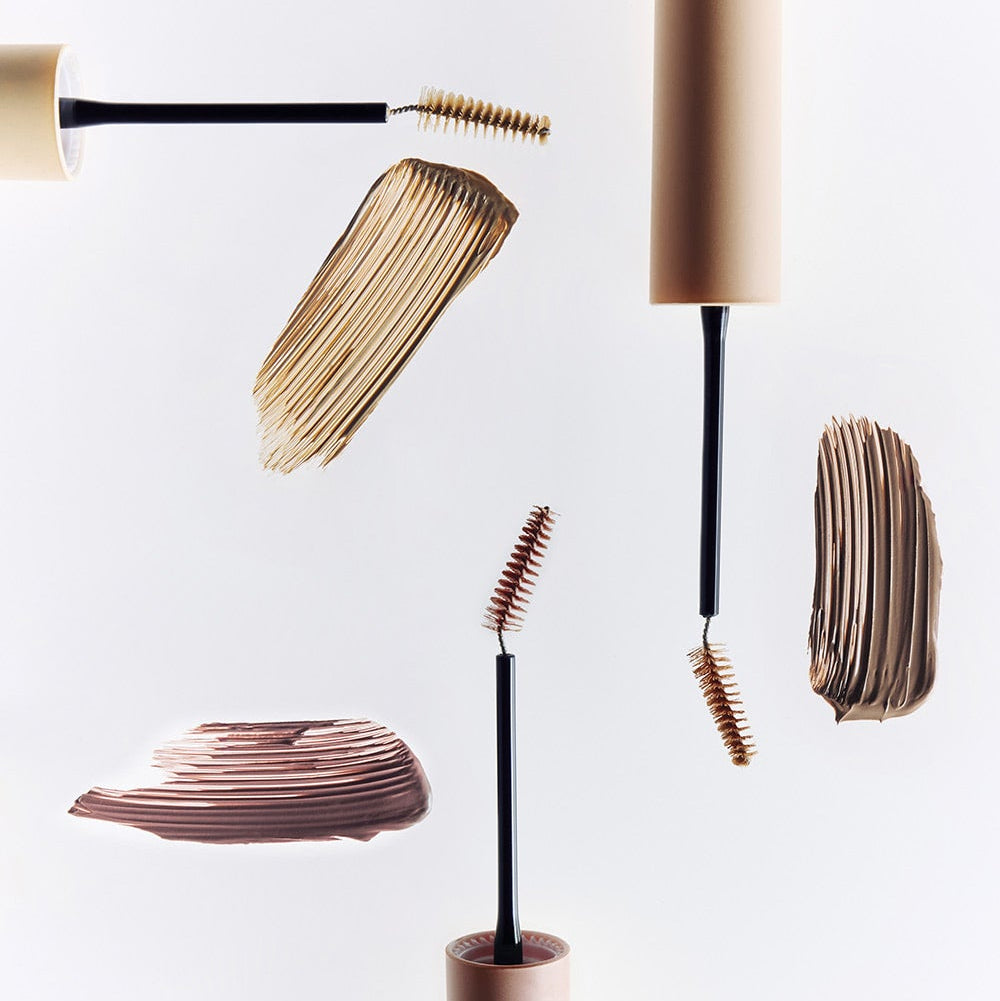 HEART PERCENT Dot On Mood Fake Up Brow Cara : brosse à sourcils, appliquée, démo visuelle sur fond clair.