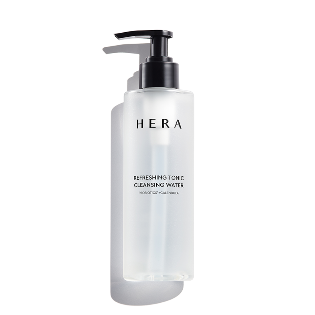 HERA Refreshing Tonic Cleansing Water 200ml, flacon blanc sur fond clair, marque HERA visible, toilettage/soin visage