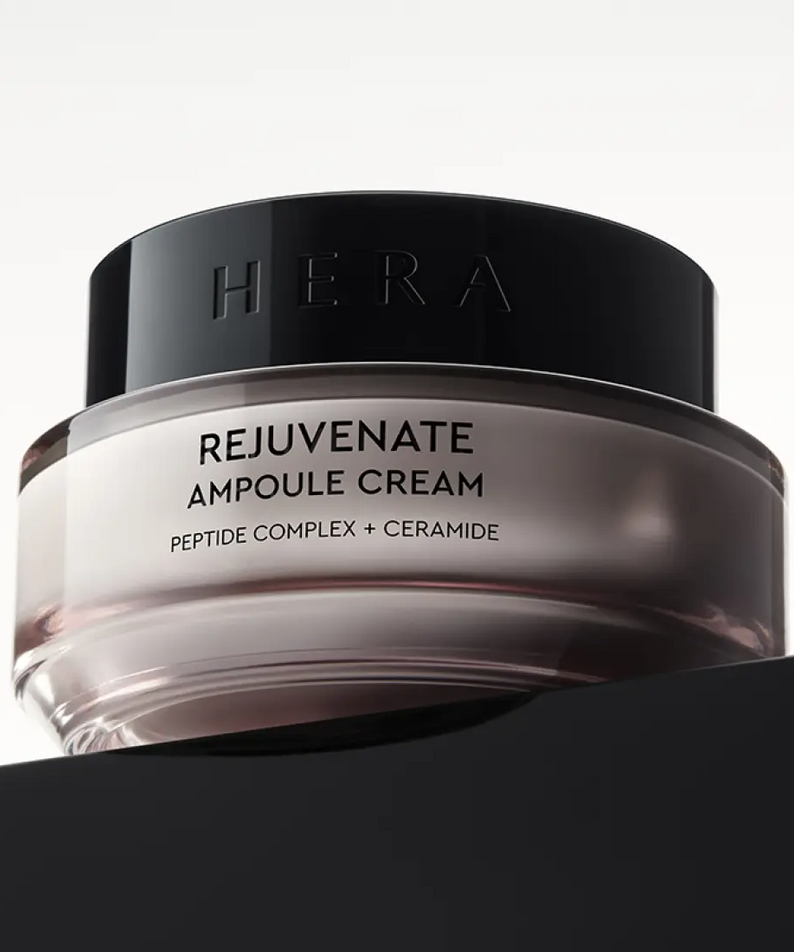 HERA Rejuvanate Ampoule Cream 50ml de la marque HERA, pot cosmétique sur fond clair, éclairage studio.