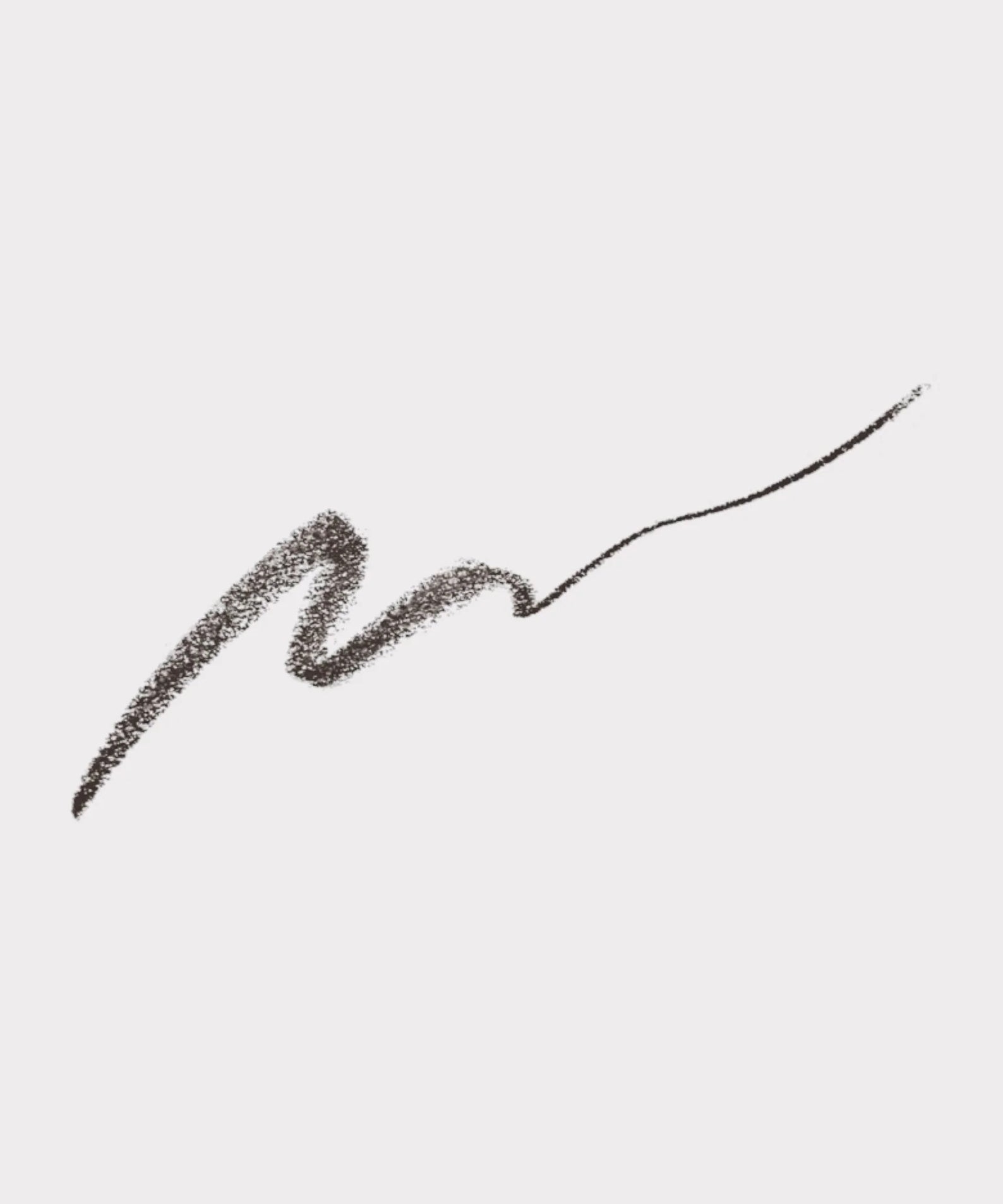 Texture dessinée avec HERA Brow Desighner Auto Pencil pour des sourcils parfaits. Cosmétiques haute qualité.
