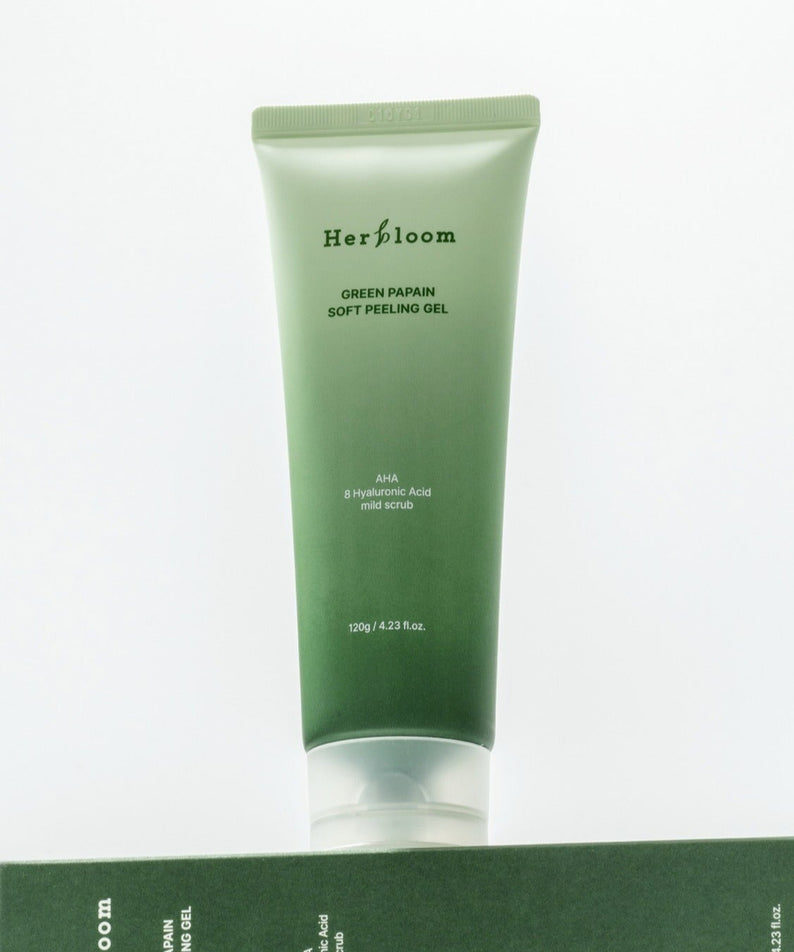 HERBLOOM Green Papain Soft Peeling Gel 120g, produit exfoliant doux pour une peau éclatante, flacon vert sur fond blanc