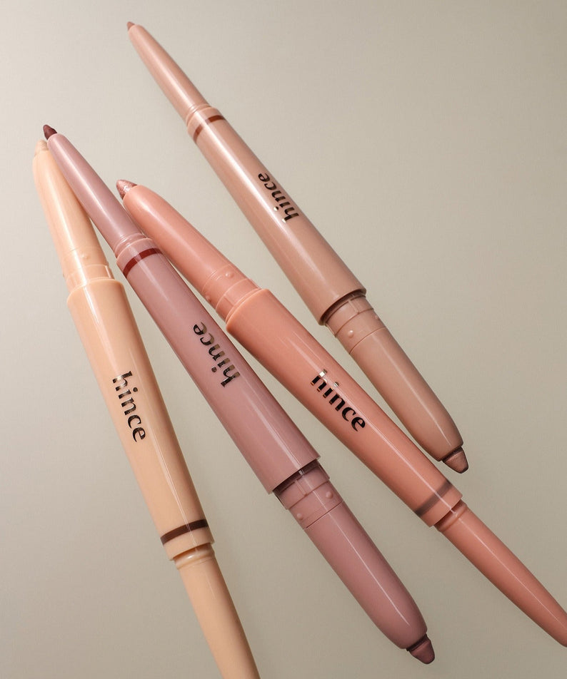 HINCE Depth Dual Color Stick de HINCE, deux sticks maquillage sur fond clair, vue produit en gros plan.