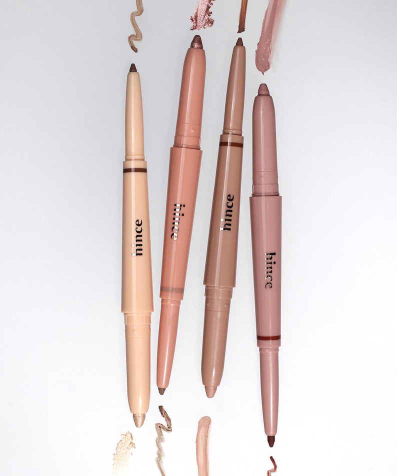 HINCE Depth Dual Color Stick de la marque HINCE, sur fond blanc, gros plan de crayons maquillage nude.