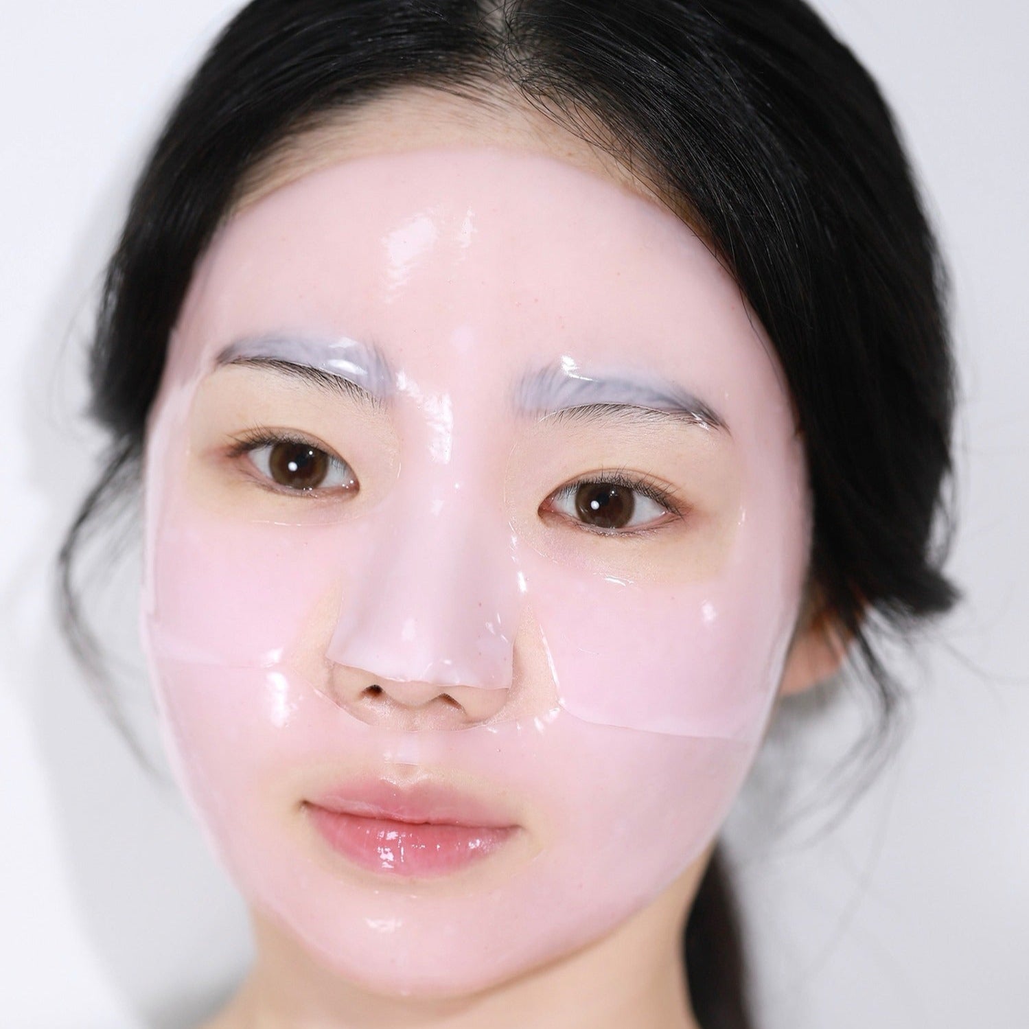 HINCE Kingberry Vita Collagen Mask 37g de HINCE : femme avec masque visage, ambiance skincare, photo produit.