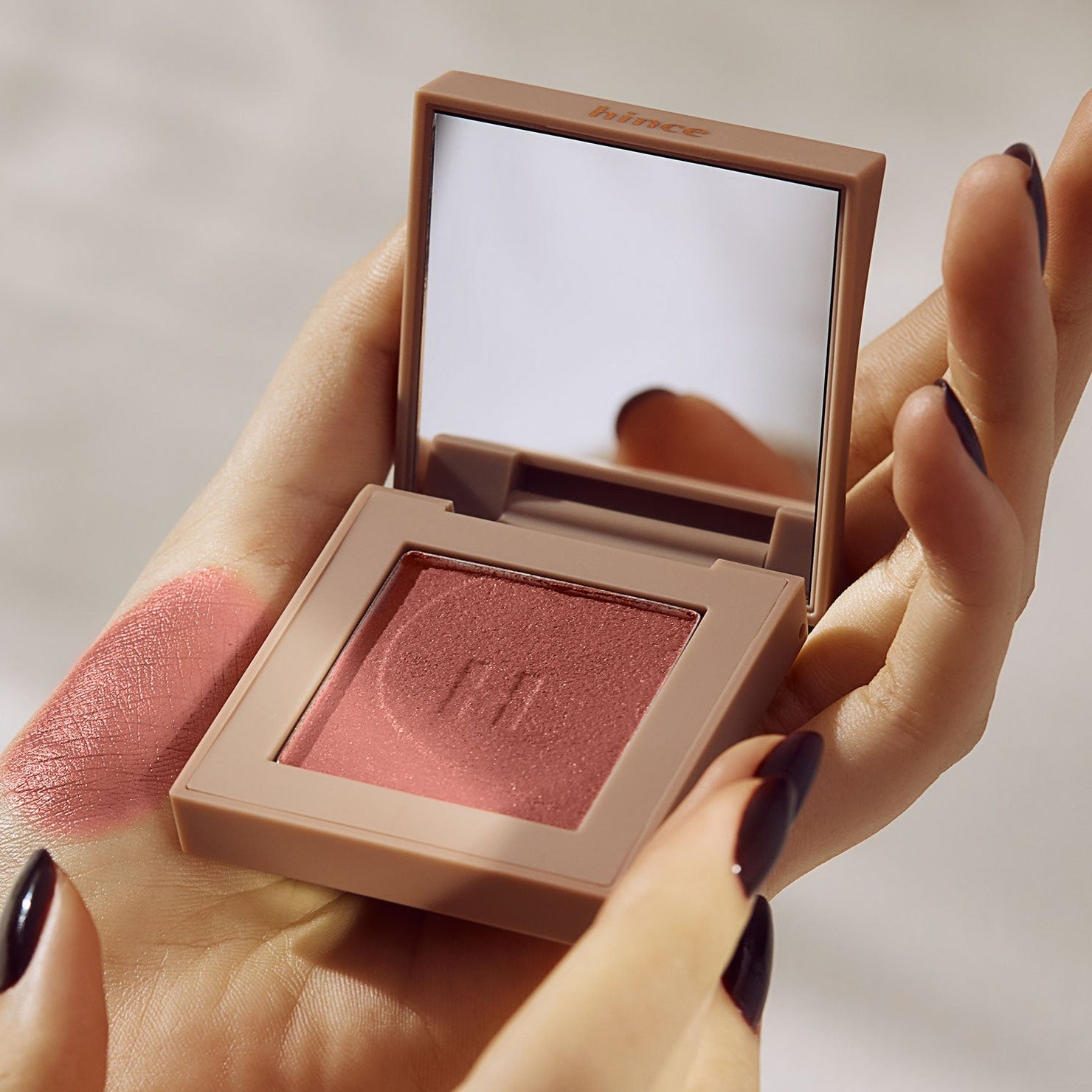 HINCE New Depht Eye Shadow disponible sur Ma petite Coree, ton Eshop 100% K-beauty en direct de Seoul