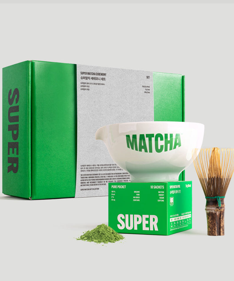 HIT THE TEA Super Matcha Caremony Set (Cha Seon+Cha Wan+Pure 10) : set matcha vert, bol, boîte, fouet, contexte rituel.