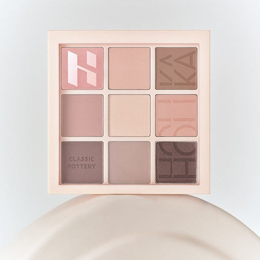 HOLIKA HOLIKA My Favorite Mood Eye Palette : palette d’ombres rose et nude, vue en gros plan, sur fond clair