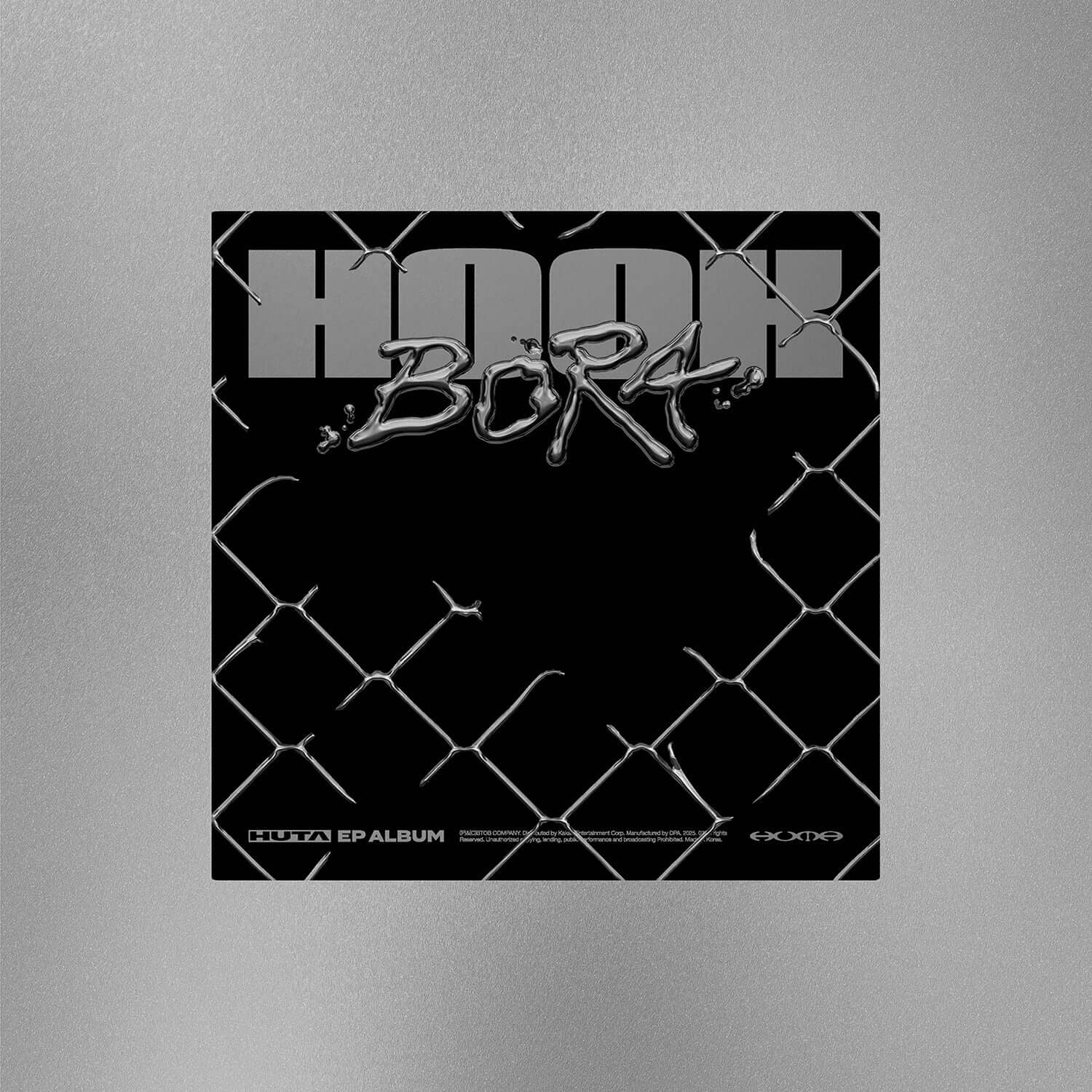 HUTA - EP ALBUM [HOOK] - Album Kpop : visuel noir et argent, pochette HUTA, fond texturé, ambiance futuriste.