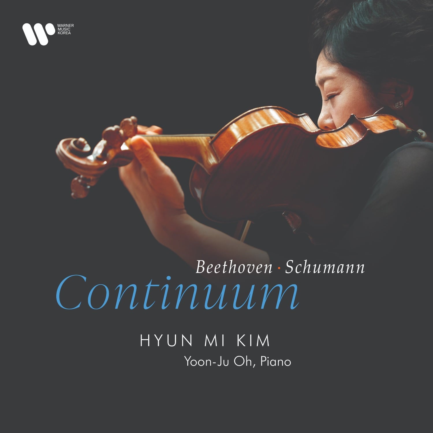 HYUN MI KIM - [Continuum] Beethoven, Schumann - Album Kpop : photo d’une violoniste jouant, couverture musicale sombre