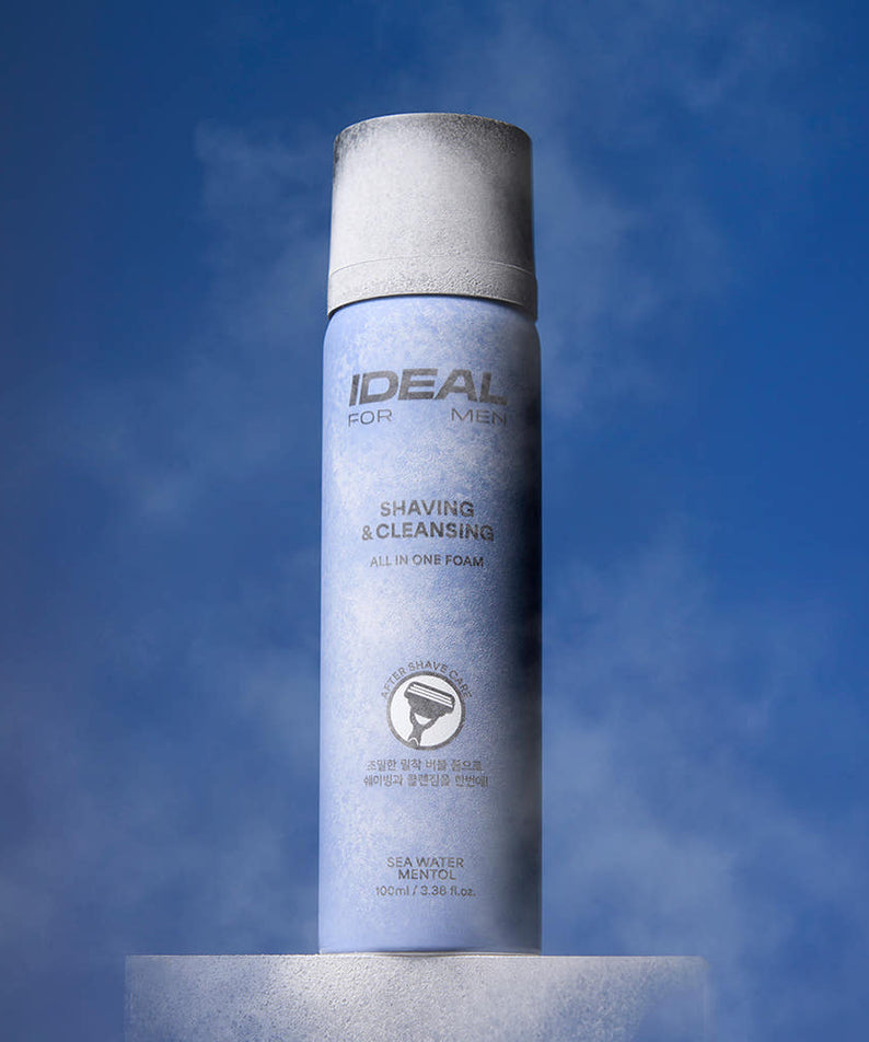 IDEAL FOR MEN Shaving & All-in-One Cleansing Foam 100ml, photo du flacon sur fond bleu, produit pour homme.