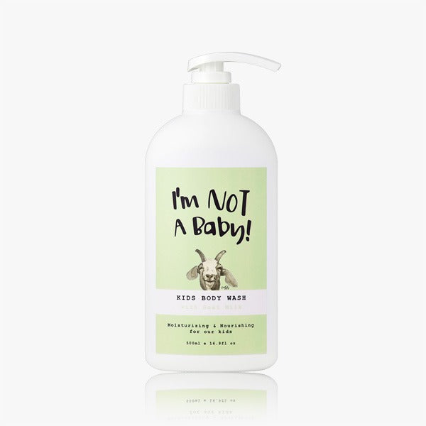 I'M NOT BABY Kids Body Wash 500ml, flacon pompe blanc sur fond clair : gel douche enfant de la marque I'M NOT BABY.