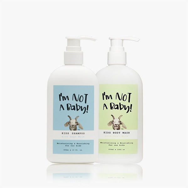 I'M NOT BABY Kids Shampoo 300ml + Kids Body Wash 300ml SET, marque I'M NOT BABY, deux flacons sur fond blanc.