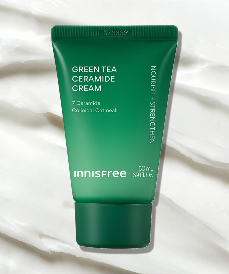 INNISFREE Green Tea Ceramide Cream 50ml (Tube), tube vert sur fond blanc froissé, produit Innisfree en gros plan.