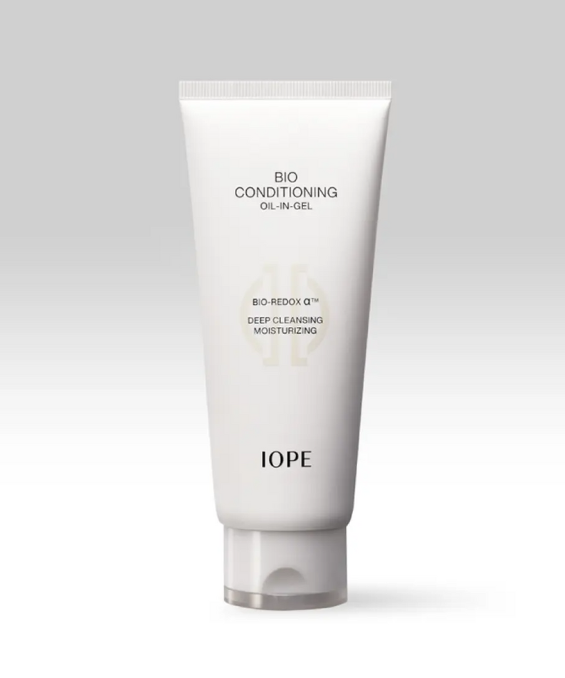 IOPE Bio Conditioning Cleansing Oil-in-Gel 150ml, tube de nettoyant IOPE sur fond clair, produit cosmétique en visuel
