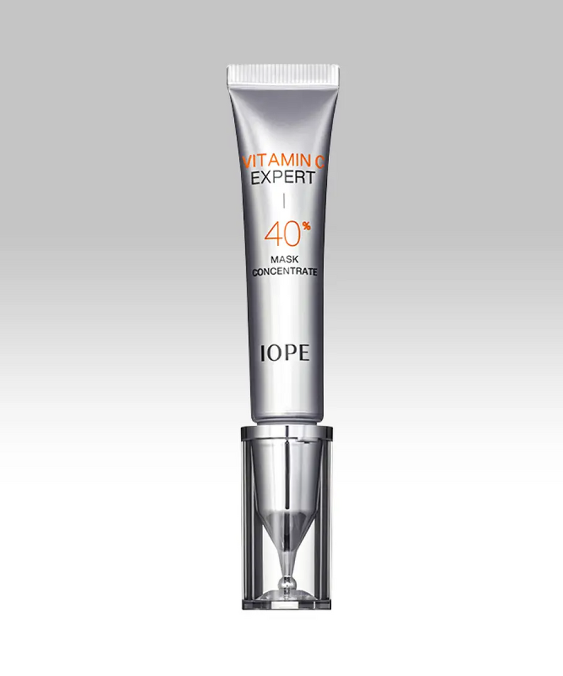 IOPE Vitamin C Expert 40% Mask Concentrate 15g, tube de masque vitaminé sur fond clair, marque IOPE en évidence