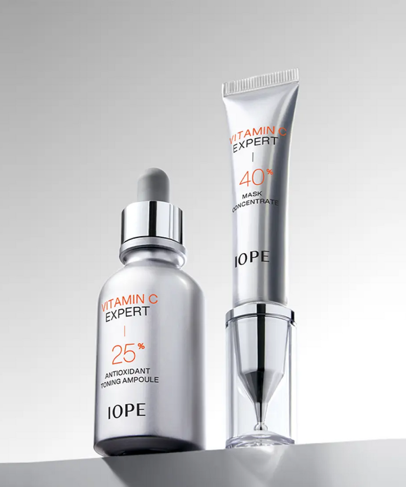 IOPE Vitamin C Expert 40% Mask Concentrate 15g, masque et ampoule Vitamin C sur fond blanc, présentés en studio.