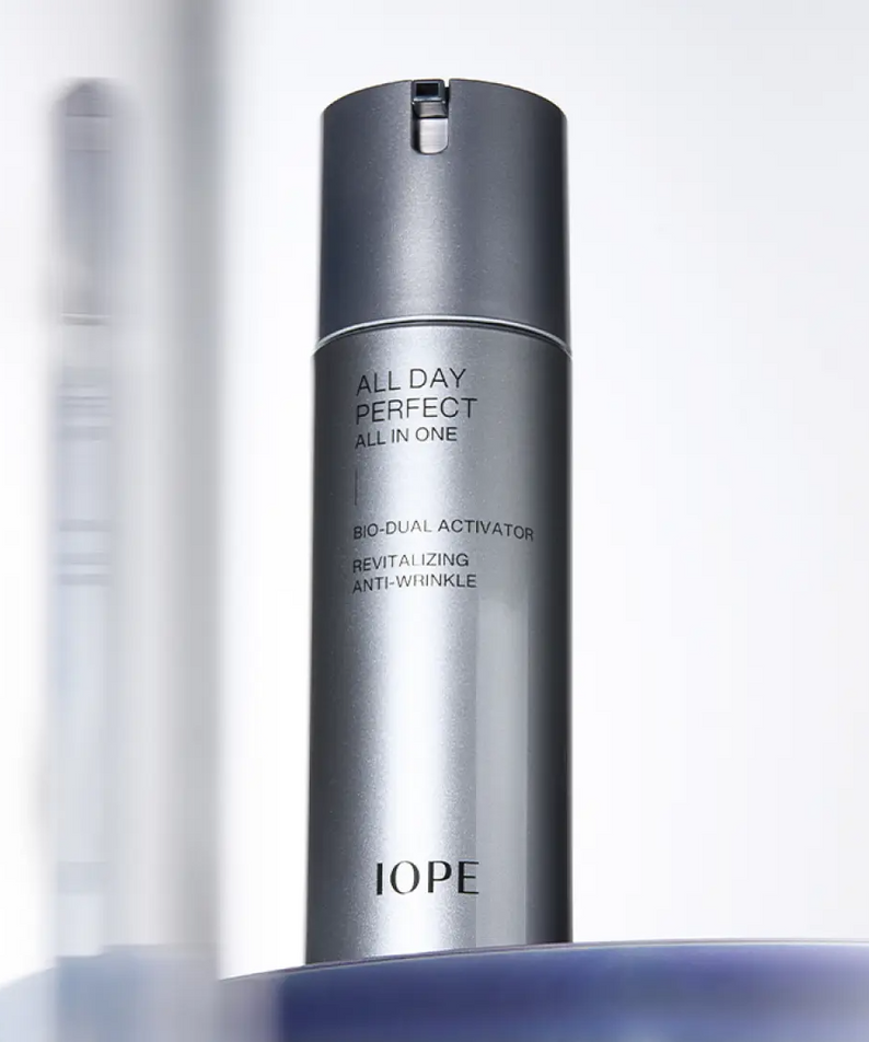 Présentation du produit IOPE Men All Day Perfect All In One 120ml, soin revitalisant et anti-rides pour hommes.