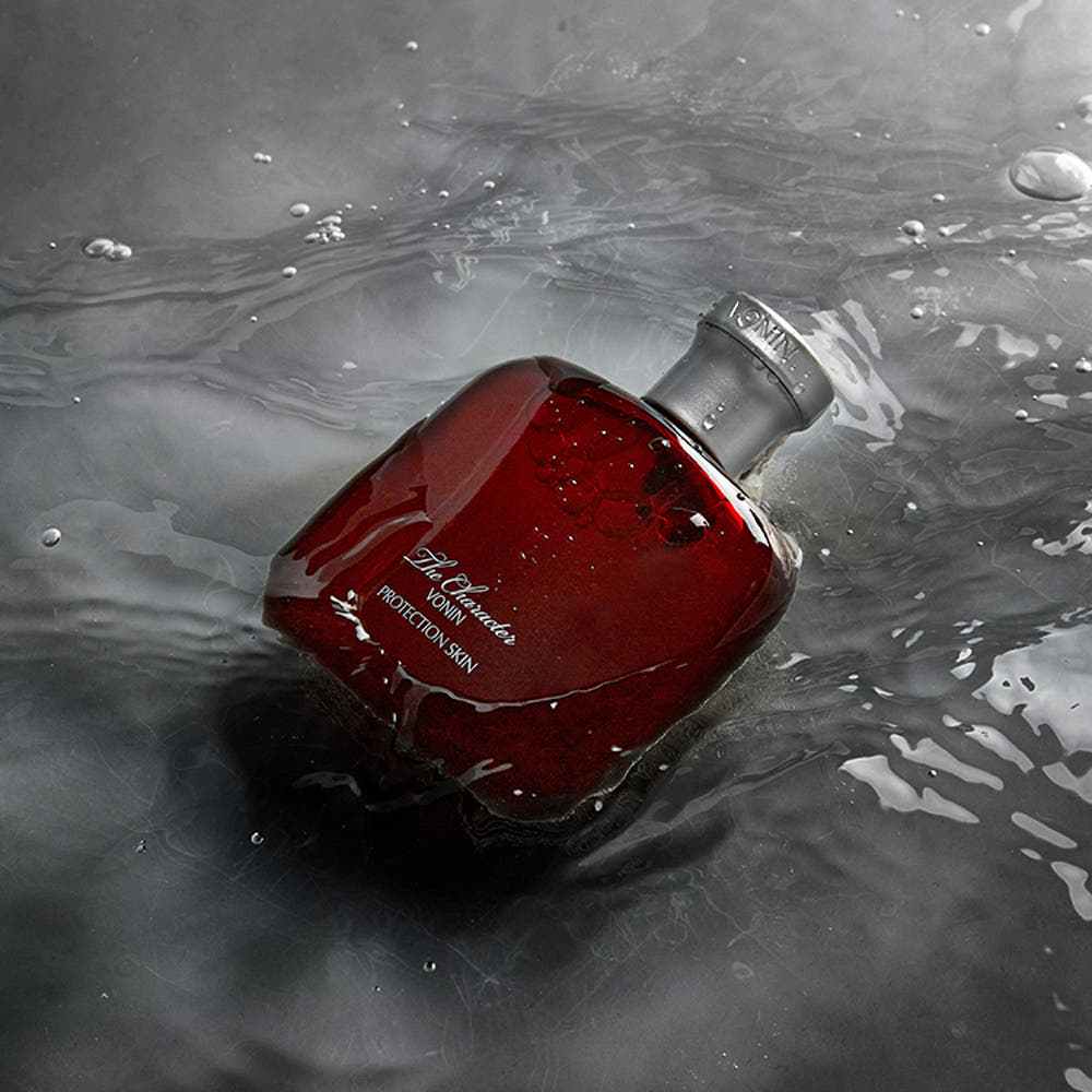 ISAKNOX  Bonin The Character 2 PeicePlanning Set, flacon en plastique rouge sous l’eau, marque ISAKNOX, décor splash.