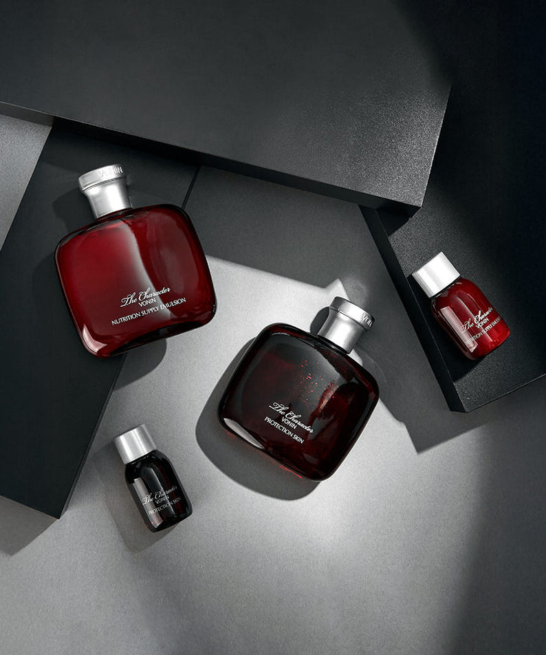 ISAKNOX  Bonin The Character 2 PeicePlanning Set : coffret parfums rouge avec flacons, sur fond sombre, style luxe.