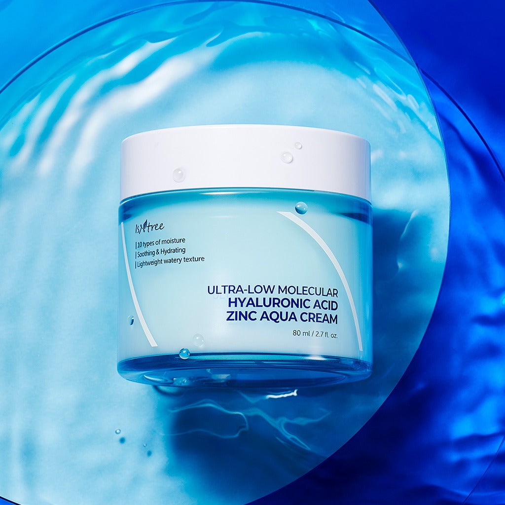 ISNTREE  Hyaluronic Acid ZINC Moisture Cream 80ml, pot crème hydratante sur fond bleu, ambiance fraîche et soins visage