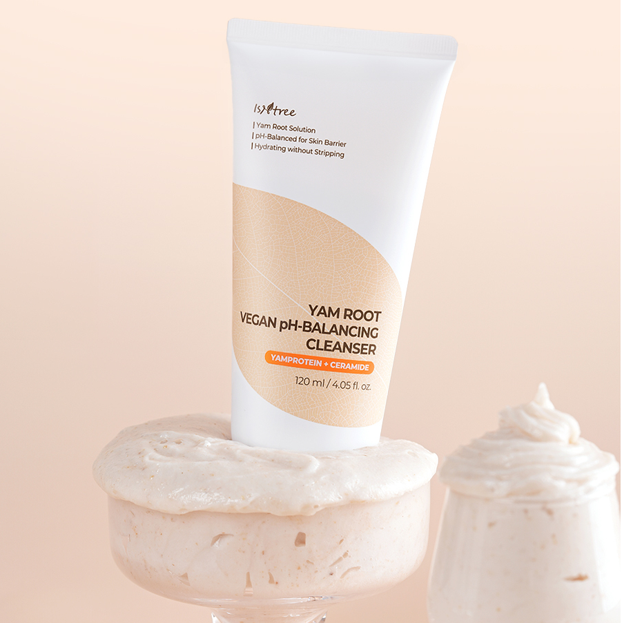 ISNTREE Yam Vegan Mildly Acidic Cleanser 120ml de la marque ISNTREE, flacon sur fond crème avec crème mousseuse