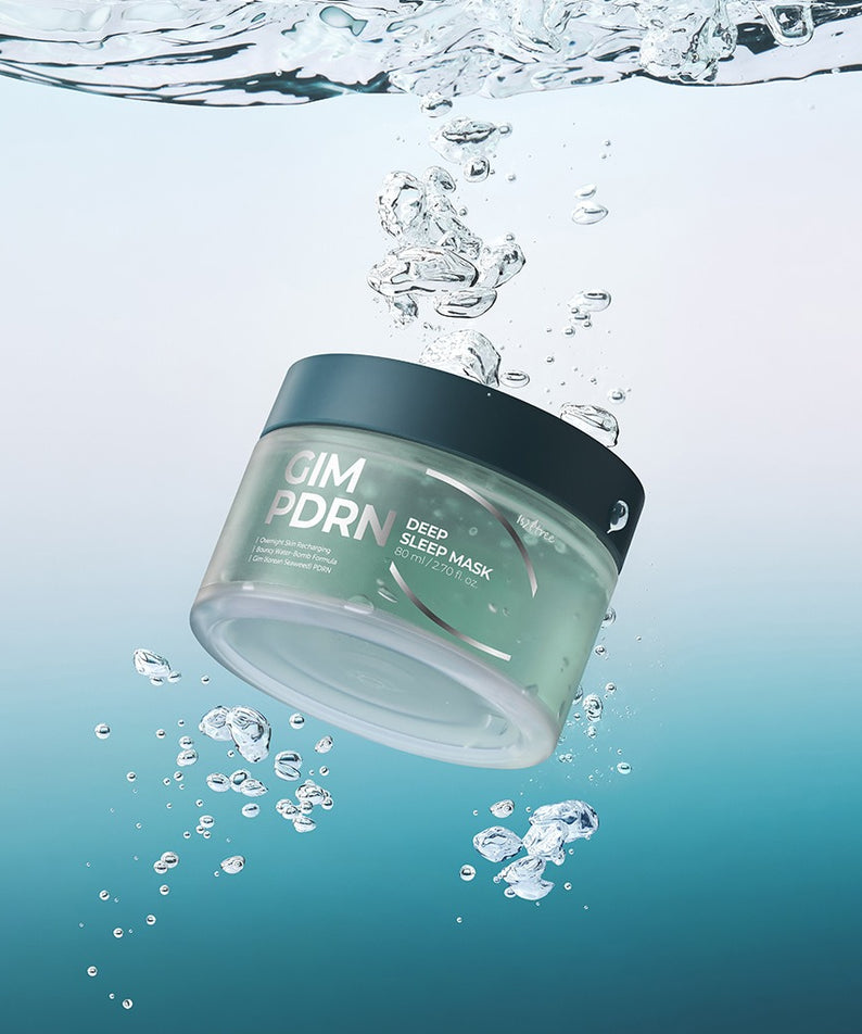 Masque ISNTREE Gim PDRN Deep SLeep Mask 80ml suspendu dans l'eau, hydratation intense pour une peau reposée et éclatante.