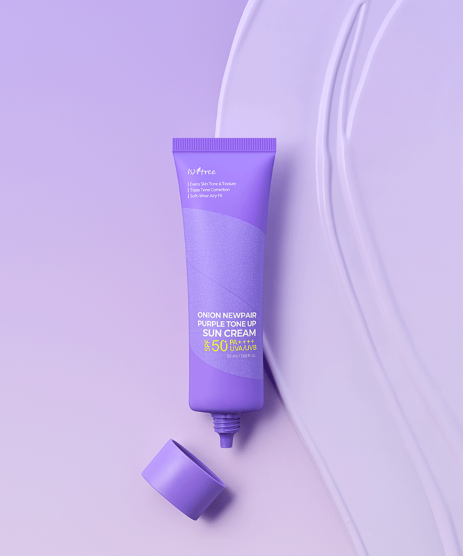ISNTREE Onion Newpair Purple Tone-Up Sunscreen 50ml sur fond violet, crème solaire innovante avec SPF 50.