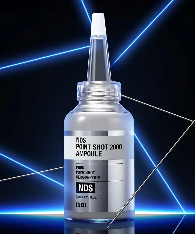 IS0I NDS Point Shot 2000 Ampoule 38ml, flacon au centre sur fond bleu néon lumineux (marque IS0I)