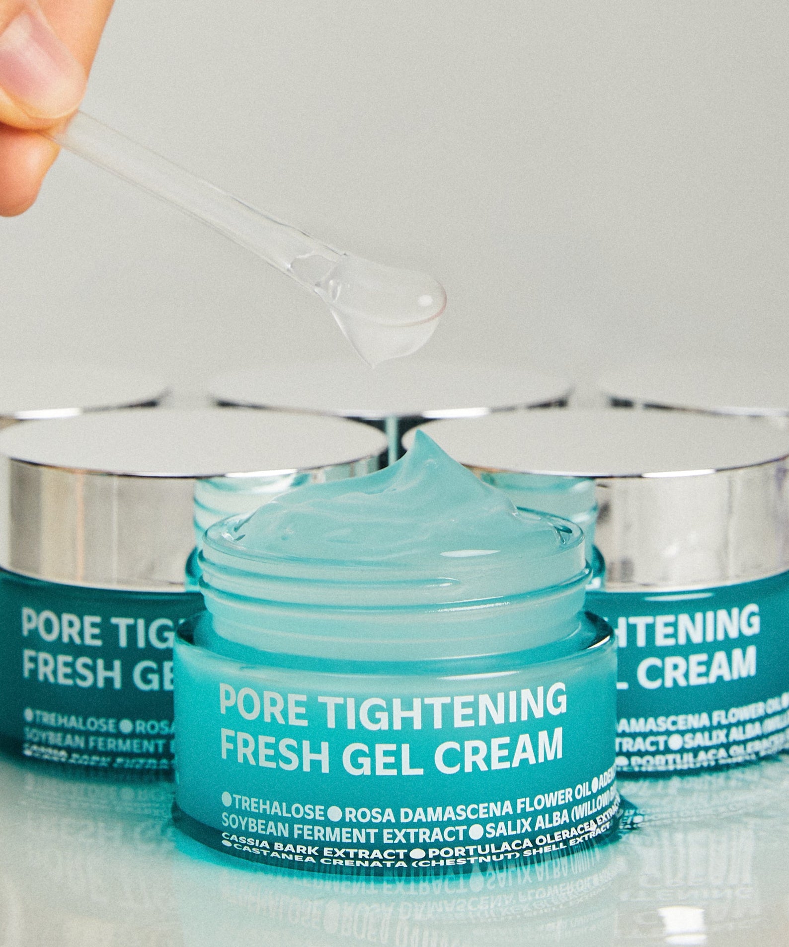 ISOI Pore Tightening Fresh Gel Cream 50ml, gel bleu frais sur pot au contexte skincare, flacon sur fond clair