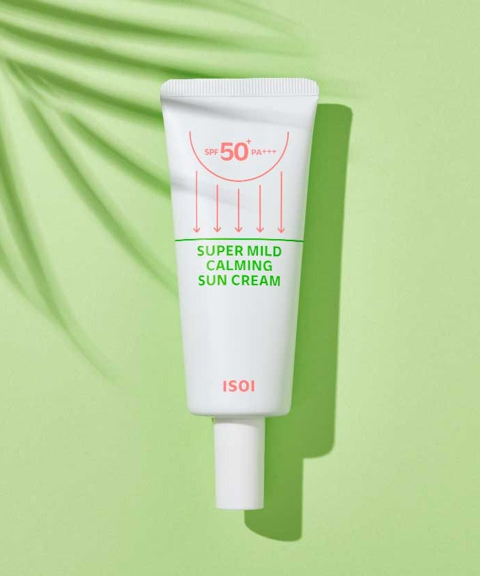 ISOI Super Mild Calming Sun Cream SPF50+PA++++ 55ml sur fond vert