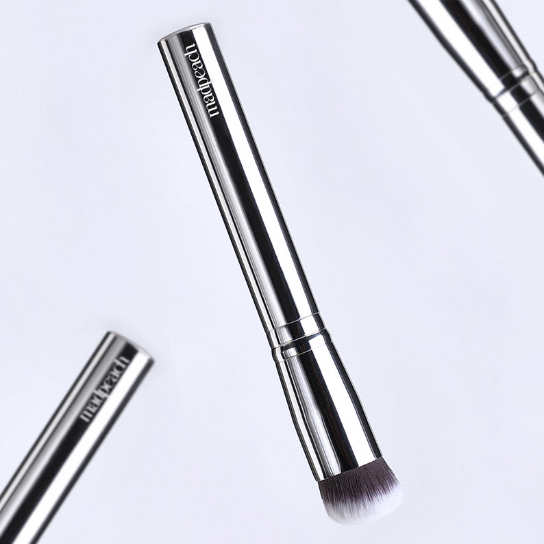 IVI MAD PEACH Soft Touch Makeup Brush disponible sur Ma petite Coree, ton Eshop 100% K-beauty en direct de Seoul