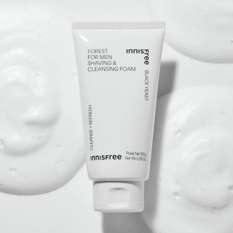 Décris l'image en français : INNISFREE Forest For Men Shaving & Cleansing Foam 150g, tube devant mousse/visage, marque INNISFREE.