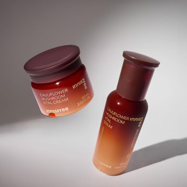 INNISFREE Cauliflower Mushroom Vital Cream 60ml, pots crème et flacon, sur fond clair, style skincare.