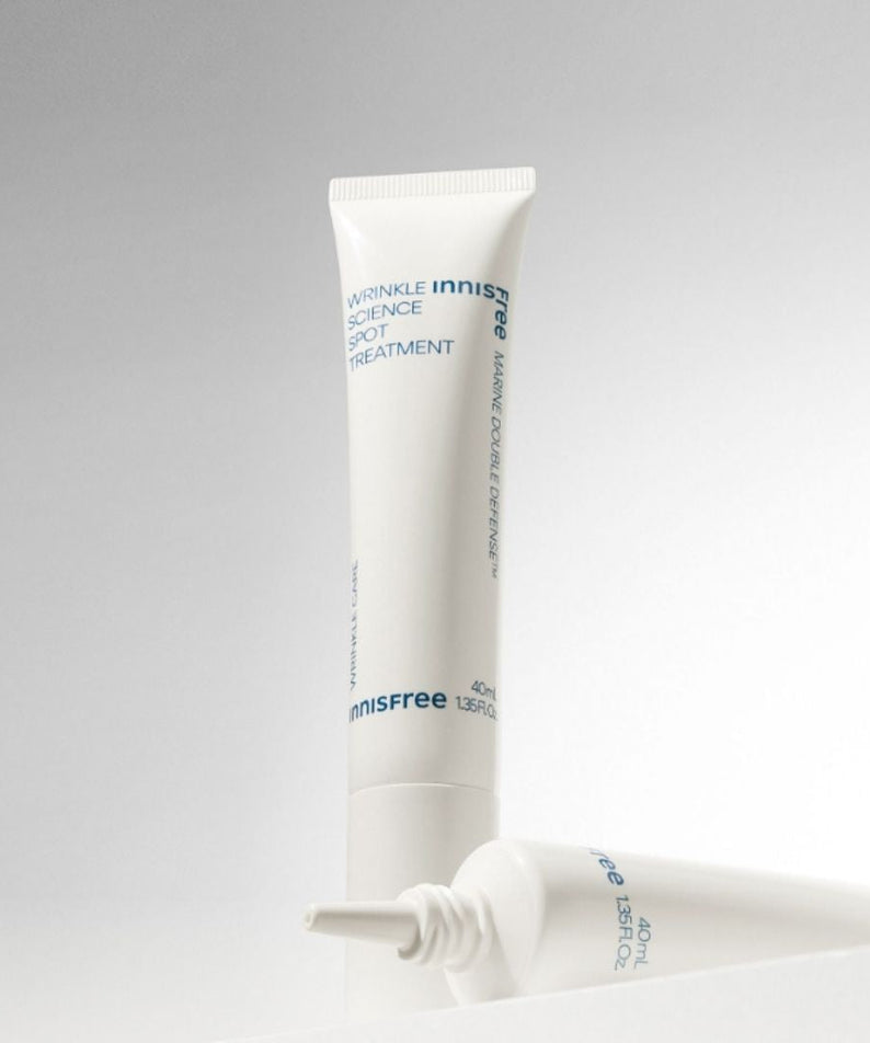 INNISFREE Wrinkle Science Spot Treatment 40ml, tube crème sur fond blanc, marque Innisfree en gros plan.