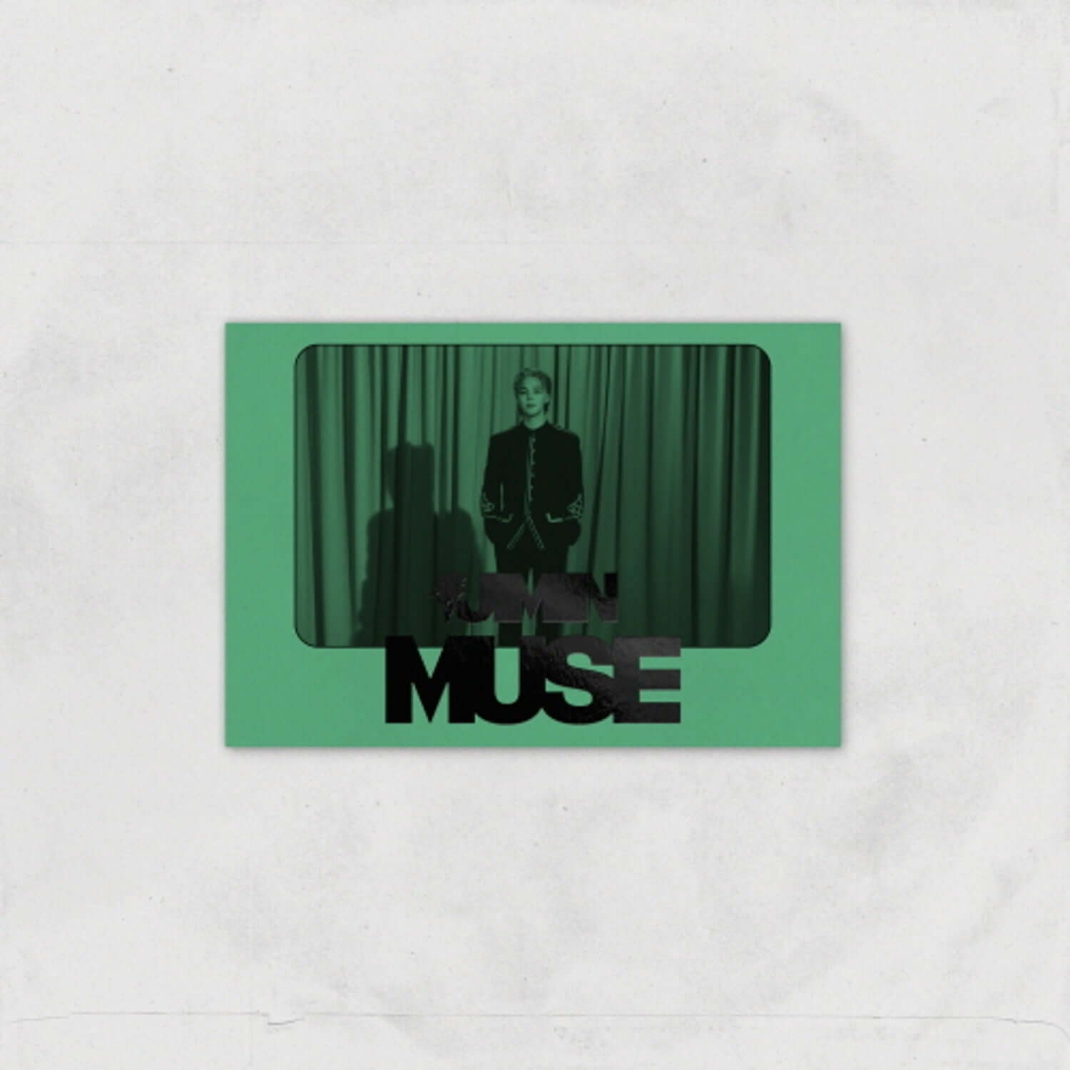 JIMIN - MUSE (Weverse Albums ver.) - Album Kpop : cover verte avec Jimin devant rideaux, style Weverse