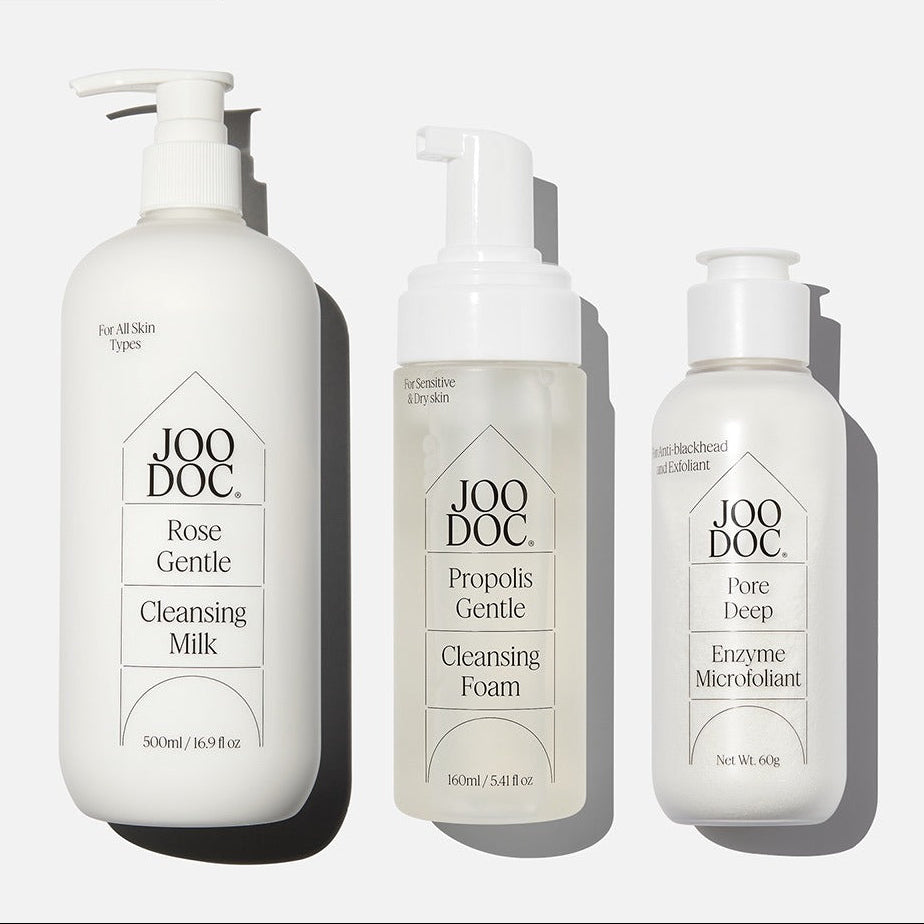 JOODOC  Barrier Protection Gentle Cleanser Set, bouteilles de nettoyant et mousse sur fond clair, vue produit en studio