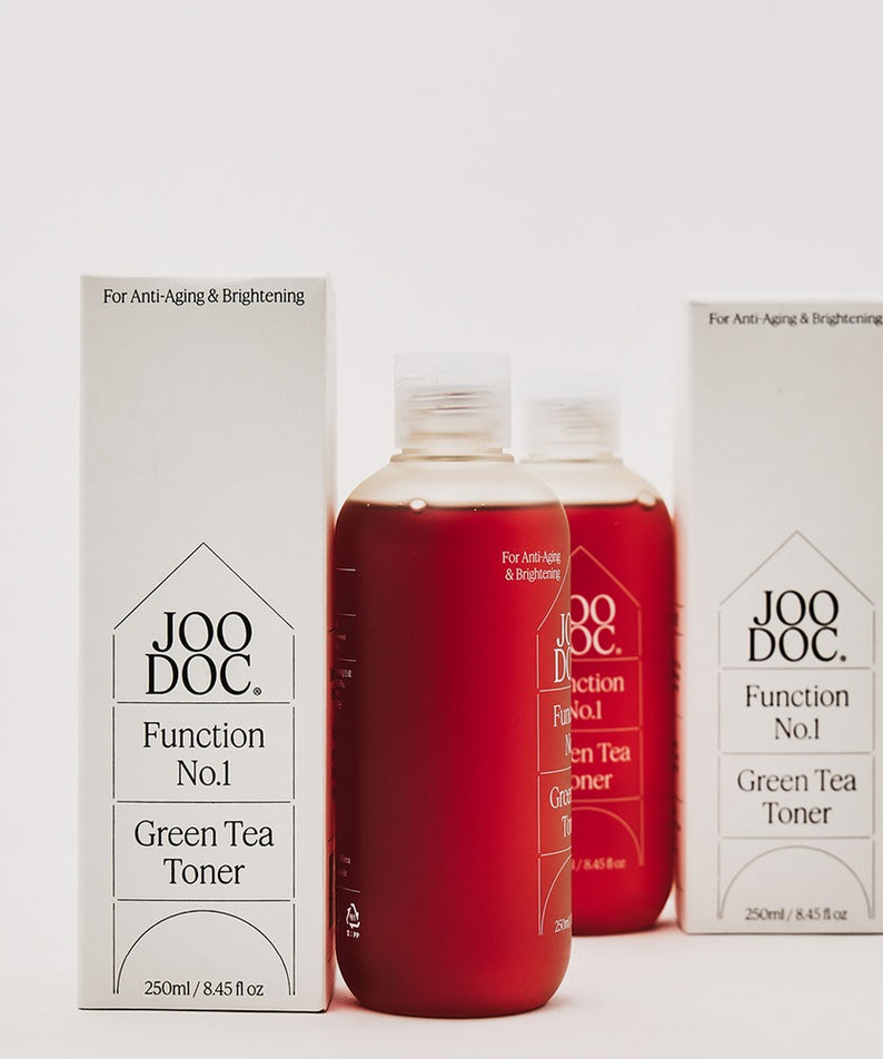 JOODOC  Function No. 1 Organic Green Tea 78% Toner 250ml, flacons et packshot sur fond clair, marque JOODOC visible.