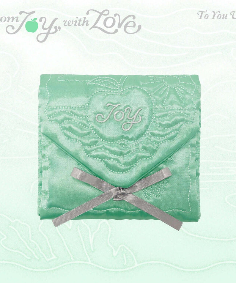 JOY - 1st Album [From JOY, with Love] (To You Ver.) - Album Kpop de JOY, pochette verte ruban sur fond “From You, with Love”