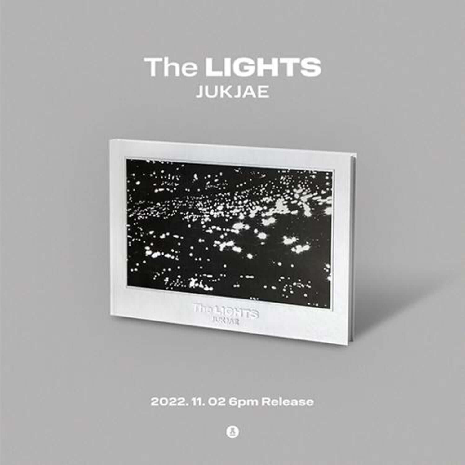JUKJAE - [The LIGHTS] - Album Kpop : pochette “The LIGHTS” sur fond gris, visuel lumineux et moderne